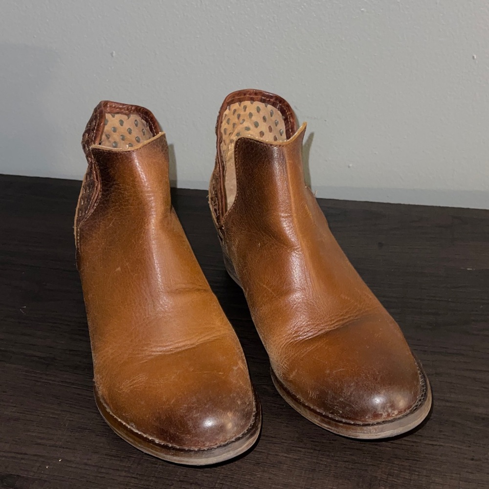 Circle G by Corral brown leather cutout shortie western bootie 8.5